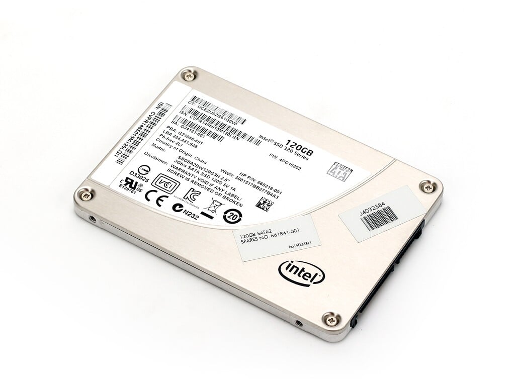 Gebrauchtes Intel Festplatte (HDD/SSD)